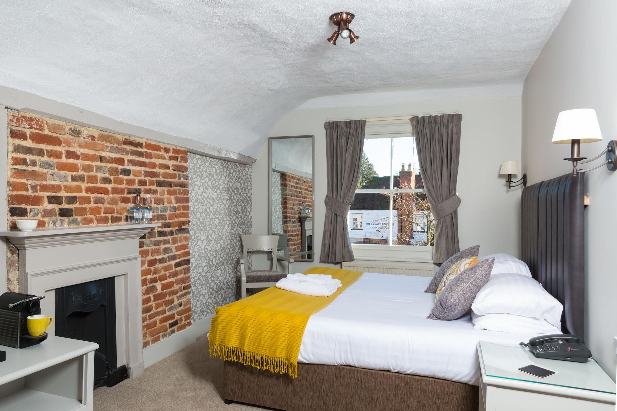 The Dog & Bear Hotel Lenham Bagian luar foto